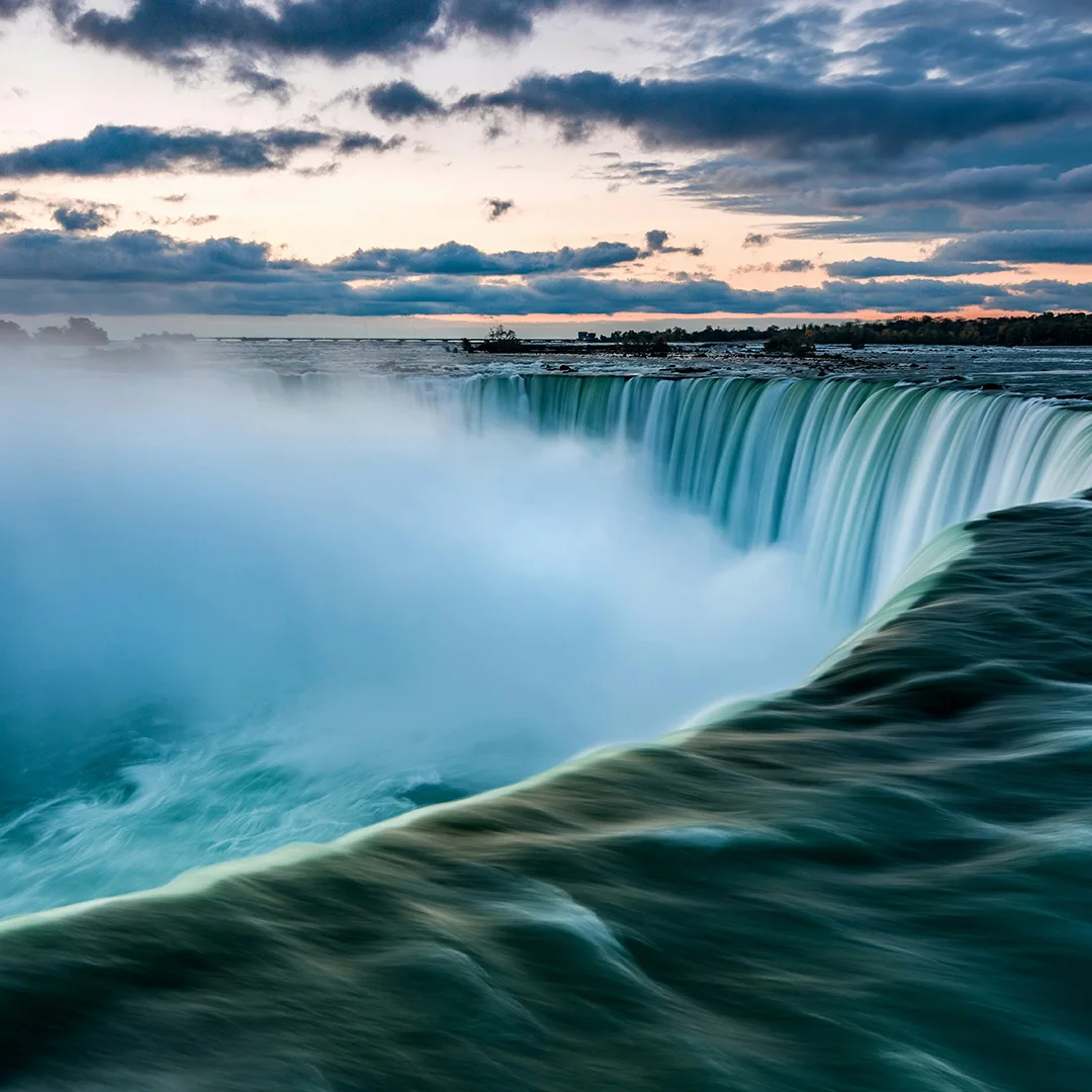 Canada Tourist Spot 04 W